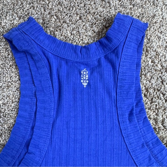 FREE PEOPLE MOVEMENT. blue tank. Size small - Picture 4 of 4